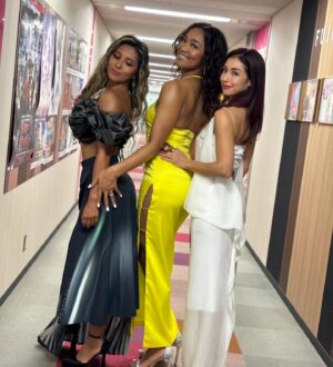 Crystal Kay Instagram - What's our girl group name?? 🤔
ガールズ・グループだったら名前なんだろね😂