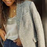 Crystal Kay Instagram - カジュアルシンプルでもこのラメツイードジャケットがアクセサリーになってくれるの😊 今日はシルクキャミトップスにボトムスはデニム✅ ナイスシルエットでとても履き心地がいい上品なスリムデニムです🥺 @bananarepublic_jp #pr #TheBRLook #バナナリパブリック #バナリパ #ラメツイード #ホリデースタイル