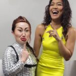 Crystal Kay Instagram - FNS鬼レンチャン歌謡祭見てくれてありがとう‼️ やはり中高大学一緒の親友@benibooo と出れる、楽屋も一緒ってどんだけ最高にありがたいことか😂💙シェネルと３人で始めて歌えたし、とーーーても楽しかったです🥰レジェンドがたくさんでている中、キンタローさんいや、アンジーと写真撮れたのめっちゃ嬉しかったですｗ🙋🏾‍♀️🙋🏾‍♀️🙋🏾‍♀️