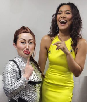 Crystal Kay Instagram - FNS鬼レンチャン歌謡祭見てくれてありがとう‼️
やはり中高大学一緒の親友@benibooo と出れる、楽屋も一緒ってどんだけ最高にありがたいことか😂💙シェネルと３人で始めて歌えたし、とーーーても楽しかったです🥰レジェンドがたくさんでている中、キンタローさんいや、アンジーと写真撮れたのめっちゃ嬉しかったですｗ🙋🏾‍♀️🙋🏾‍♀️🙋🏾‍♀️