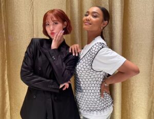 Crystal Kay Instagram - @ourin_ringoooo ちゃんと休みの間にパシャリ。彼女の常にマイ・ウェイな感じ大好き🫰super cute 🥰はまだ歌謡祭、楽しい＆何が来るかわからないからハラハラ😂チーム細川最高🎉負けちゃったけどみんな心は一つでした🥹リベンジしたいっす‼️