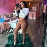 Crystal The Doll Instagram – How to take the perfect picture!!!

1.Suck it in
2.Hold your breath😅
3.Now find yo angle 📐…….

Finished Product is a Masterpiece 😜
#fashion #beauty #mirrorselfie