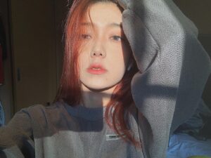Curley G Instagram - Be gentle like sunshine🌻 // 做个像阳光一样温柔的人吧