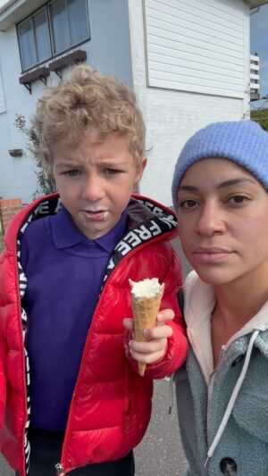 Cush Jumbo Instagram - They give you ONE f-ing napkin 😆🍦🛁
#happybankholidayweekend