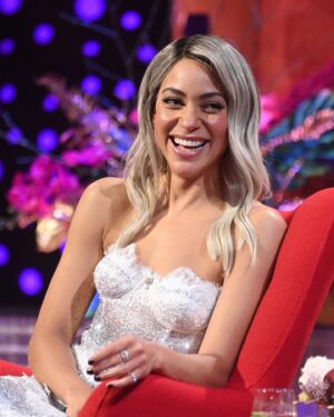 Cush Jumbo Instagram - I was so thrilled to get to do @thegrahamnortonshowofficial NYE special with #michealsheen @jessicachastain #clairefoy #peterdinklage & @joelycett 
It’s on TONIGHT! Last post of 2021! 💋💋💋

Dress @ermannoscervino
Shoes @aquazzura 
Jewels @annoushkajewellery
Make Up @jadebirdmakeup 
Hair @rendaattia 
Nails @nailedbysg 
Styling @georgmedley
