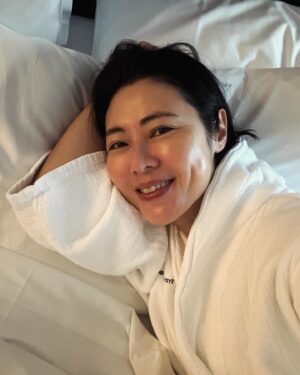 Cynthia Koh Instagram - Sunday mood: Embracing the art of rest in my cozy haven. 🛌✨
 #selfcaresunday 
#onvacation 
#rechargeyoursoul