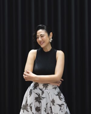 Cynthia Koh Instagram - Challenges are what make life interesting. And overcoming them is what makes life meaningful.
-Joshua J Marine.

Styling @keithpngtl 
Hair   Makeup @benjioo 
Outfit @closetsingapore 
📸 @adeatwork_ 

#outfitoftheday 
#pressconference 
#movie
#confinementthemovie 
#陪月