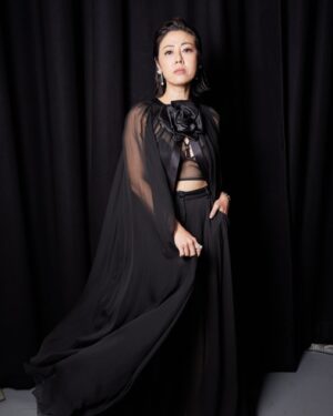 Cynthia Koh Instagram - I just wanted to look my best at the awards.
Thank you for this look, I love it 🥰 

Outfit @dolcegabbana 
Jewelry @bpdesilvajewellers 
Makeup @dolleiseah @makeupentourage 
Using @guccibeauty 
Hair @crystalermakeup 
Styling @mlvn.y 
PR @wcommunications.sg @directionsgroupinc 
📷 @8dayssg 
#starawards2024 
#cynthiakoh 
#dolceandgabbana
#bpdesilva