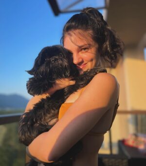 Débora Ozório Instagram - Quando se vive mais do que cabe no tempo do relógio ❤️