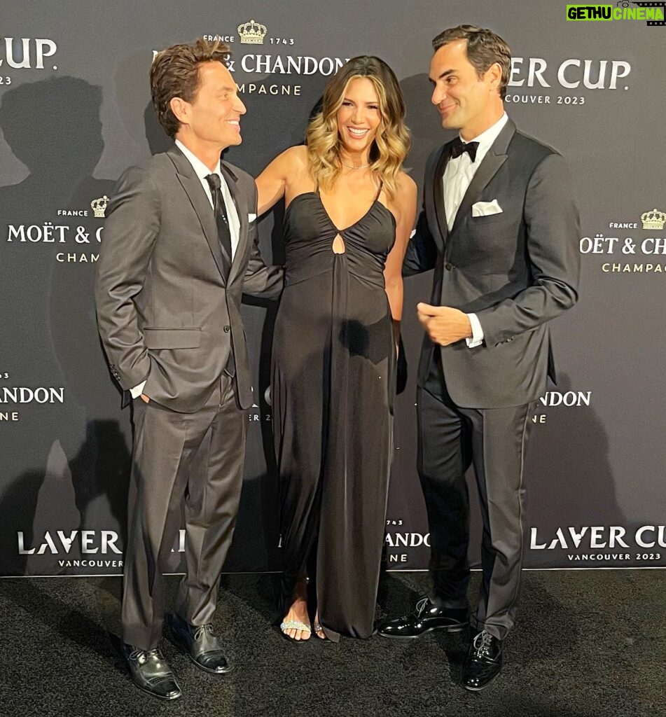 Daisy Fuentes Instagram - Last night Richard performed at Laver Cup Opening Night Gala. Wonderful time had by all. 🎾 @therichardmarx #rogerfederer #johnmcenroe #billgates #davidfoster #lavercup