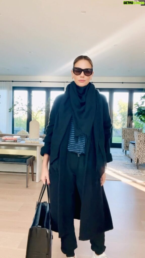 Daisy Fuentes Instagram - If you’re looking for a cozy vibe that can take you from the couch to a lunch, we believe sweatpants actually ARE an option. One easy way to make your comfortable clothes chic? Accessorize! Try a coat, sunglasses, and a chic scarf to elevate your look. #daisyfuentesstyle