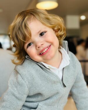 Dália Madruga Instagram - -Joaquim-
Hoje fez de filho único.
É um grande companheiro de viagem e segura na mão quando estamos inseguras.
Cada filho é uma benção e eu sou muito abençoada! 🙏🏻