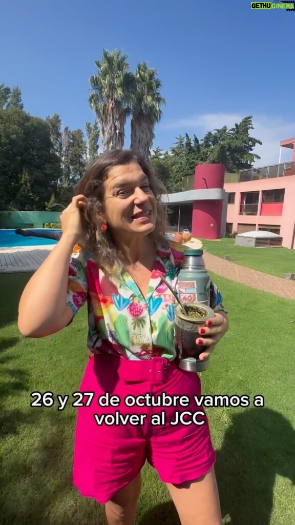 Dalia Gutmann Instagram - Estás viendo uno de los videos mas extraños que pudieron haberse hecho para chivear una fecha en Miami🤭🤣 La cosa es que el sábado 26 y el domingo 27 de OCTUBRE volvemos con @tengocosasparahacer (¡recargadísimo!) a Miami y las funciones ya están a la venta en el link de la BIO. Atenti que hasta el abril hay precio promocional en anticipadas‼️ Pasá la bola Actuación estelar e inentendible de @chechitomar y @_ogost_ 😅⭐️