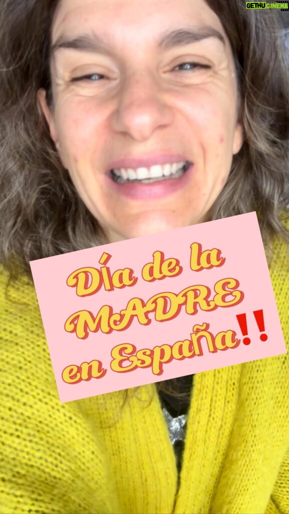 Dalia Gutmann Instagram - ¿Sabían que este domingo se celebra el día de la Madre en España? (y en varios países más) 👉🏼Y sabían que @tengocosasparahacer es el show ideal para venir con tu mamá? Porque entre otras cosas habla de ese loco, e intenso vínculo que tenemos entre madres e hijas☝🏼🥰 ¿Vivís en españa y todavía no sabés qué regalarle a tu mamá? Invitala al teatro‼️🎉 ✔️A Coruña 3 de mayo 19hs Sede Afundación Festival mundial de humor @emhuoficial en @teatrocolon_acoruna (AGOTADO) ✔️Barcelona Domingo 5 de mayo a las 20:30hs en @aquitania_teatre (ÚLTIMOS TICKETS) ✔️Madrid Martes 7 de mayo 20hs en Pequeño Teatro Gran Via✨(Apurate a sacar que vamos a flipar😋😅) ✔️Mallorca Jueves 9 de mayo 22hs en @rivolicomedy (Se van armando los grupos, ¡Nos vemos pronto!) ✔️Valencia Sábado 11 de mayo 20hs @rambleta (Ven a reírte, joder😋🎉) ✔️Málaga Lunes 13 de mayo 20:30hs en la @cocheracabaret (La pasaremos de puta madre Tío🤭😅) Los tickets en el LiNK de la BIO