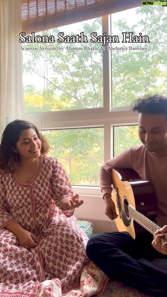 Damini Bhatla Instagram - few songs need to be trending more and this one’s a classic. we had fun filming this. we initially recorded it on the DAW and tried to mime for the video. we didn’t feel it right. so here’s a live acoustic version. i hope you will like it. Original Song Credits Album : Meraj-E-Ghazal Singer : Asha Bhosle Lyricist : Shabih Abbas Music Director : Ghulam Ali ( acoustic cover, guitar cover, live recording, ghazal, trending audio, insta music )