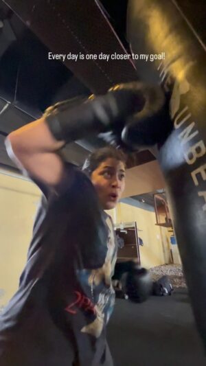Damini Bhatla Instagram - this song I sang for @arrahman Sir is NOT going to be the last for him! 🔥 

Kickboxing Trainer - @jackson_master1 @joel.kbx @lonewolfasfuck 

Tags - { #kickboxing #motivation #daminibhatla #indieartist #grindmode }