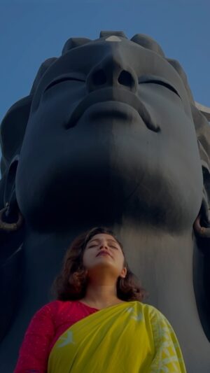 Damini Bhatla Instagram - Mahashivarathri Subhakankshalu…
.
.
.
How do you like my version of Nirvana Shatakam? I will release a full version if I get 1000 shares, deal? 
Percussions - @akshay.athreya 
Tags - #adiyogi #nirvanashatakam #mahashivarathri #dbvocals #daminibhatla
