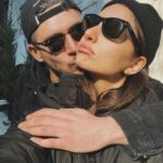 Damla Colbay Instagram - “o kadar guzelsin ki dunyadaki en guzel seyden yani kendinden bile daha guzelsin” ben mi sen mi 🥲 hayatim boyunca her koseden karsina cikip seni sevgimle saracagim 💘