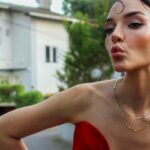 Damla Colbay Instagram - bu haftaki damlalardan biri 🌝 styling @dilarakirsanli ⚡️❤️‍🔥⚡️