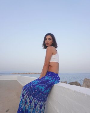 Damla Colbay Instagram - saclarim uzarken ozledigim kisa sacli damlalar💧son fotograf dahil 🤡