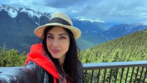 Dana DeLorenzo Instagram - Great day inside a Bob Ross painting, aka #Banff. What a way to kickoff @calgaryhorrorcon ! Thanks again Dan!! @therealalyssas @realraysantiago 
#calgary #calgaryhorrorcon