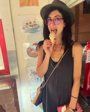 Dana DeLorenzo Instagram - 🍦in ✋ with 🍁
📸: @autumnheather257