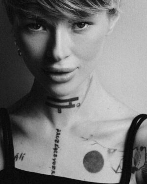 Dana Sokolova Instagram - Quoi de neuf?