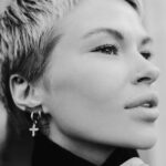 Dana Sokolova Instagram - Гуляли по центру Москвы, свернули в Париж 💔