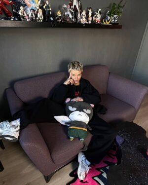 Dana Sokolova Instagram - Включайте Наруто