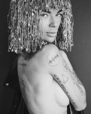 Dana Sokolova Instagram - За любой кипиш, кроме волос)

Photographer/creator @resilence.art 
Designer @pss.shh 
Place @selfiemuseumbali 

❣️