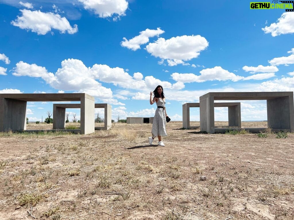 Danay García Instagram - Marfa inspirations 🌸🌱🪴 Art is not a mirror held up to reality, but a hammer with which to shape it. #feelings #reading #nature #light #feelinggood #community #connection #gracias #artist #recharge #soul #body Never forget the magic 👑#queen