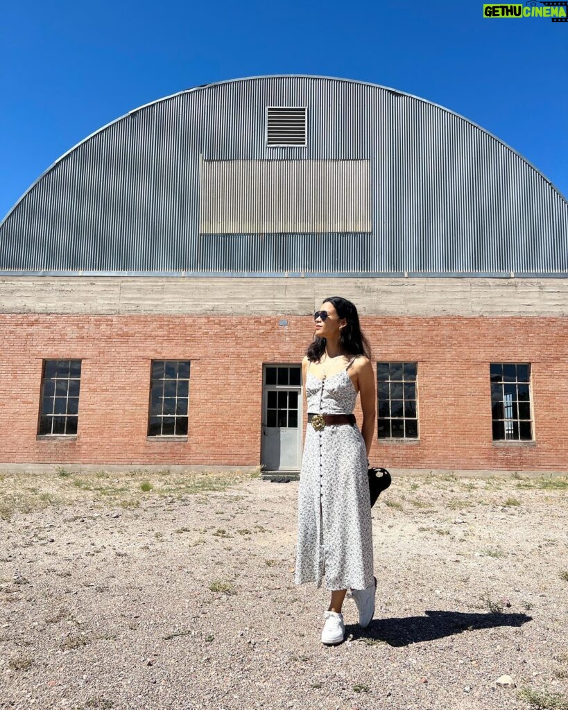 Danay García Instagram - Marfa I love you 💕🪴🌱 In order to create, we draw from our inner well. This inner well, an artistic reservoir, is ideally like a well-stocked fish pond… If we don’t give some attention to upkeep, our well is apt to become depleted, stagnant, or blocked…As artists, we must learn to be self-nourishing. We must become alert enough to consciously replenish our creative resources as we draw on them — to restock the trout pond, so to speak. #marfatrip #artists #museums #donaldjudd #chinatifoundation #beauty #love #live #recharge #greatnortherncontemporarycraftfair Never forget the magic 👑#queen