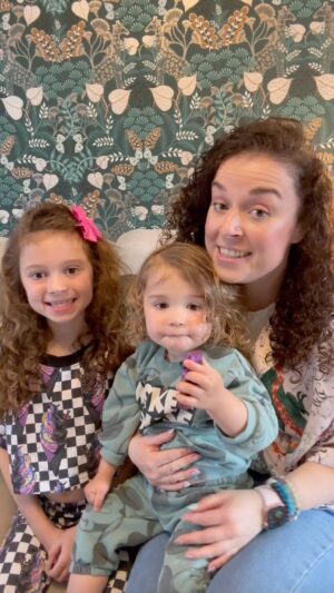 Dani Harmer Instagram - It’s time to tell your straighteners to “BOG OFF” 👀

Don’t just take our word for it, the Queen of Curls @missdanijharmer thinks so too!

Use code DANI for £5 off your order 👀

How long has it been since you straightened your curls? Comment below ⬇️

#frizzfree #curlyhair #traceybeaker #onlycurlslondon