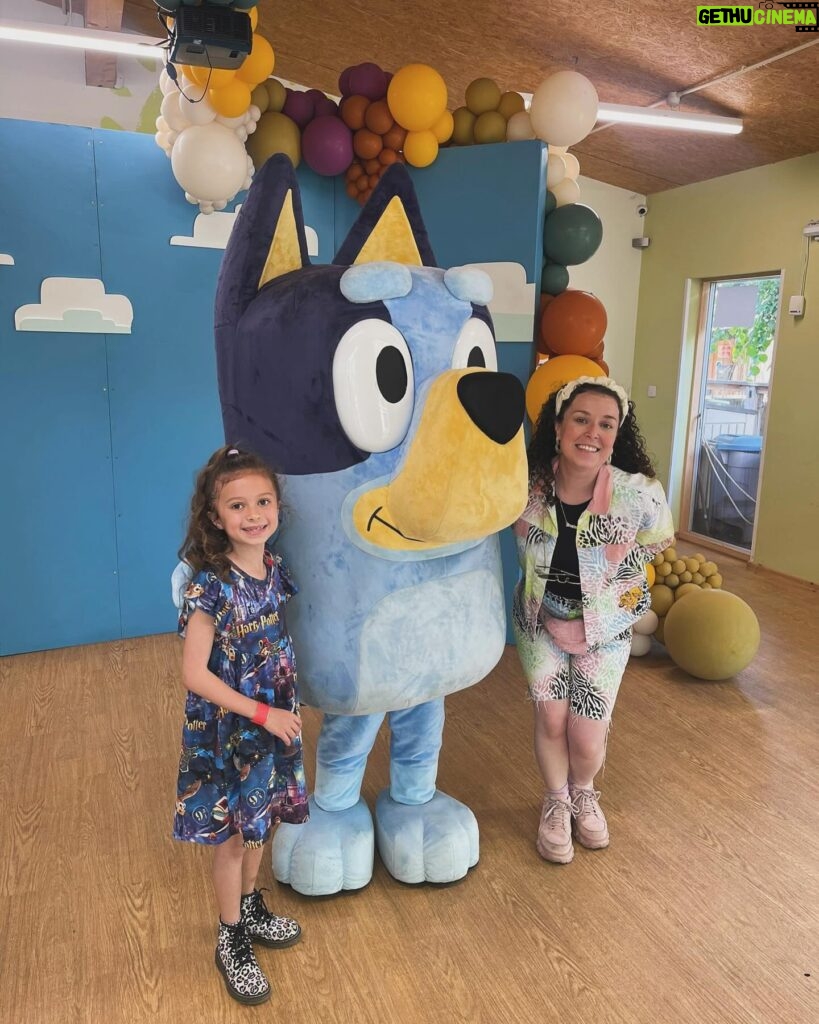 Dani Harmer Instagram - What a treat to spend yesterday with our besties at one of our favourite places @westmidsafari ! It’s character week at the park this may half term and character meet and greets are free! Just book your time slot when you book your tickets! We were lucky enough to meet Bluey who is my absolute fave!!!!! Thank you @westmidsafari for kindly gifting us the tickets! We will be back again very soon! 🦒 #gifted #ad #prvisit 🫶🏻