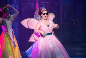 Dani Harmer Instagram - The many emotions and faces of Fairy Bon Bon 🧚🏼‍♀️!
Having a fab time in Beauty & The Beast at @mansfieldpalace still a few tickets left! So come see us before we close on December 31st 🥀