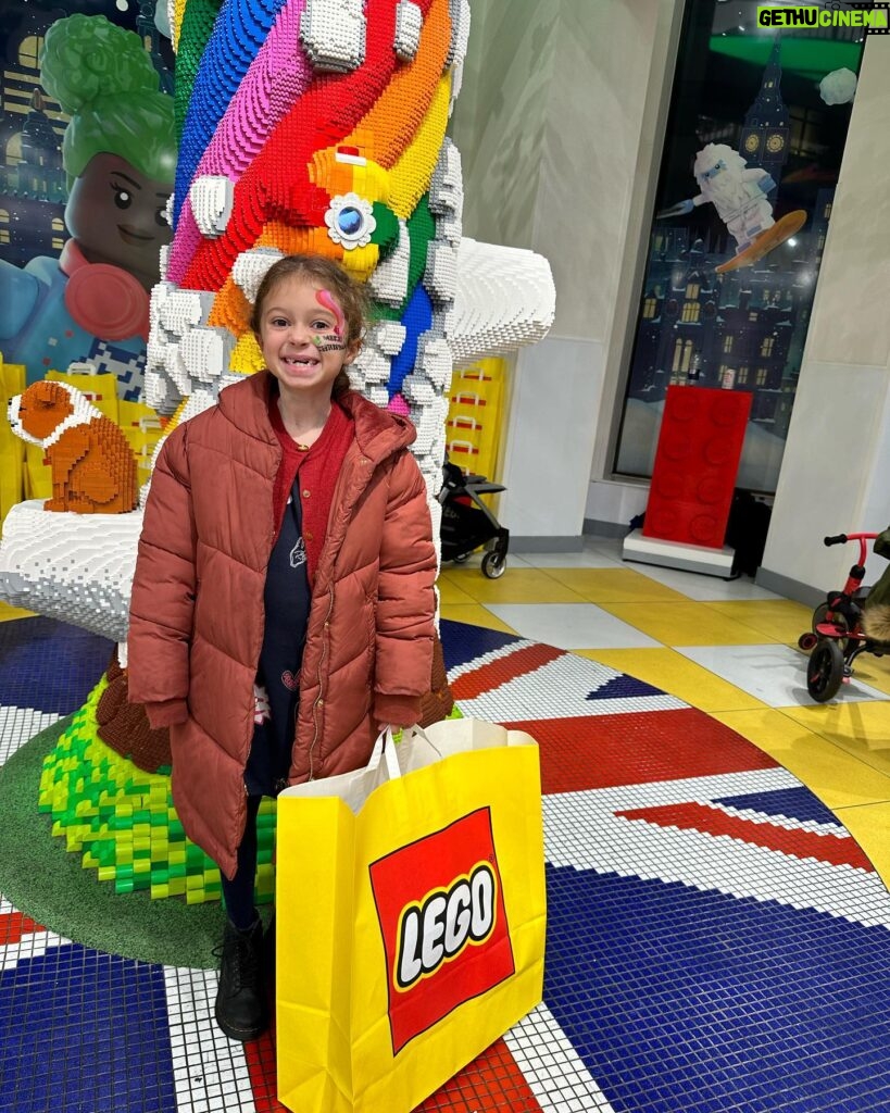 Dani Harmer Instagram - To say we had the best day yesterday would be an understatement!! We absolutely love LEGO in this house so we were beyond excited to be invited to the LEGO store in Leicester Square to kick off the festive period! Thank you so much @lego & @runraggeduk for having us! We loved it! 🫶🏻
