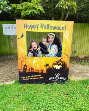 Dani Harmer Instagram - This is Halloween 🎃 👻!!!!
What a fab day @westlodgefarmpark can’t recommend their pumpkin patch enough! So much to do! The kids loved it!! 
Not an ad or gifted! Just had an amazing time and wanted to share 😊