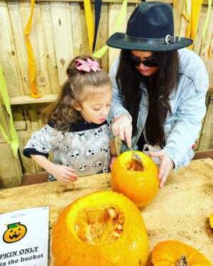 Dani Harmer Instagram - This is Halloween 🎃 👻!!!!
What a fab day @westlodgefarmpark can’t recommend their pumpkin patch enough! So much to do! The kids loved it!! 
Not an ad or gifted! Just had an amazing time and wanted to share 😊