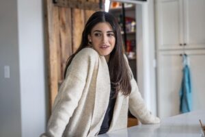 Daniela Bobadilla Instagram - What you see vs. what I see ↔️ 
Behind every scene is a relentlessly hard-working, and endlessly talented crew. One my favorite parts of being on set is watching the crew perfecting their craft:

💡You’ve got the grips & electric crew making sure we’re perfectly lit *wink wink*

🎥 the camera department planning   executing every take led by our director and director of photography. 

📸 a stills photographer capturing moments like these ^

💃🏻 The wardrobe team picking the perfect outfits and making sure they look their best in every scene 

🥃 Props   art department “dressing” each room to fit the script, keeping track of props

💄 Hair   make up getting us camera-ready 

💻The Production team managing everything from travel, locations, logistics, talent, distribution… the list is endless. 

✏️ Writer(s) to pull at your emotions with every line

🍝Crafty   catering keeping us well fed   energized. 

🚐 Transpo, to get us to and fro as well as keeping our trailers warm

🩺 Our medic and cco (covid compliance officer) to keep us safe and well

🎬 and of course, a very talented director pulling everything together 

.
.
.
.
.
#filmcrew #behindthescenes #wardrobe #cameradepartment #directorofphotography #hmu #mua #thehappycamper