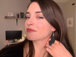 Daniela Bobadilla Instagram - Zoom check is the new 🎤 check... Anyone else endlessly looking for ways to add fun and nuance to Zoom Meetings? 🤦🏻‍♀️⁣
⁣
I’ve now trained myself to pick outfits based off what actually looks good over zoom. (My Snow White skin can look translucent with the wrong colors washout haha) ⁣
⁣
And now I made myself some fun Zoom sized statement earrings since my tiny earrings don’t show up well 😋 ⁣
⁣
If this isn’t a quarantine project/rant idk what is. Send help in the form of more clay! #zoomzombie