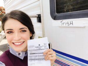 Daniela Bobadilla Instagram - Cheesing HARD because I’ll be on @abcmodernfam tomorrow night!!! It was flat out epic to work with this legendary cast. Set your DVRs for some laughs! You’ll get to meet Trish... she’s... interesting 😉 9pm TOMORROW on @abcnetwork #MODERNFAMILY
