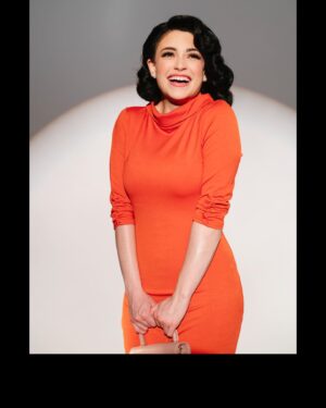 Daniela Bobadilla Instagram - A couple of weeks ago I got to do one of the most fun shoots! In  honor of @maiseltv ‘s 3rd season premiere this weekend, the marvelous @uniquevintage released a collection of Midge worthy outfits you will want to gift yourself for the holidays... head over to my stories to see more pictures! Stay tuned for the rest of the shoot. I’m in love with every single one of these dresses 😍