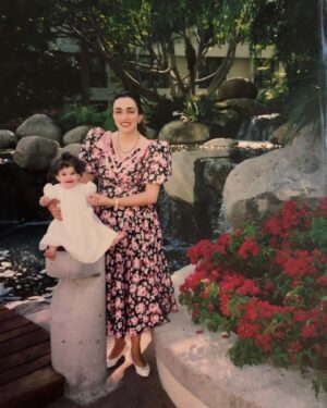 Daniela Bobadilla Instagram - HAPPY CANADA DAY 🇨🇦 to all of my fellow Canadians!!! Today on the blog I am sharing my immigration story! LINK IN BIO⁣
⁣
It’s so crazy to think that it’s been 20 years since that fateful day that my brave parents packed up all of our stuff and put me on a plane with them to start a new life in Vancouver, Canada...⁣ stay tuned for part 2.
⁣
I wish with all of my heart that this was a normal year where I could be there and celebrate under the fireworks!