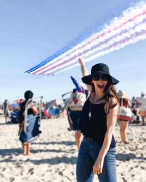 Daniela Bobadilla Instagram - Felt like a little kid all over again  at the Huntington Beach Airshow yesterday! Check out my instastory for some videos. My fellow @cfsnowbirds made me oh so proud to be Canadian 🇨🇦 and oh so proud to be in the US with a little red white and blue action 🇺🇸! My ears are extra grateful for some peace and quiet today haha. I’m still shook in the best way. So stunning, so graceful, so powerful. Respect.