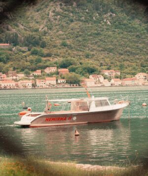 Daniela Norman Instagram - Days off in Montenegro 📸🇲🇪🖤