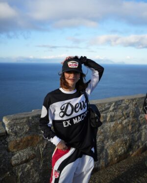Daniela Norman Instagram - Search to spot a whale continues…
🐳💙
The most incredible time in Cape Town doing mad adventures with my boys 🫶🏻✌🏼🇿🇦