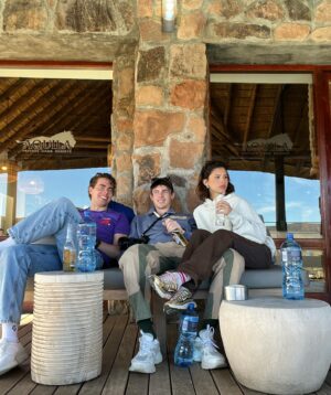Daniela Norman Instagram - Looking for Melman and Marty 🐘👨‍👩‍👦🦒🖤
