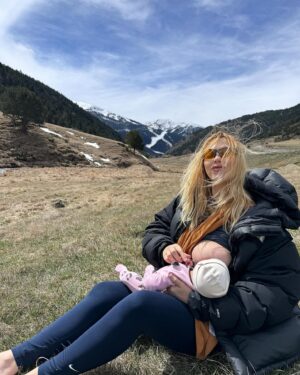 Daniela Blume Instagram - 🏔️🤱🏼❤️