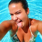 Daniela Boaventura Instagram - Piscina 💦 ou praia 🌊 ?? Vem de emoji! Eu: me contento com o que tem. Rs 🤪
