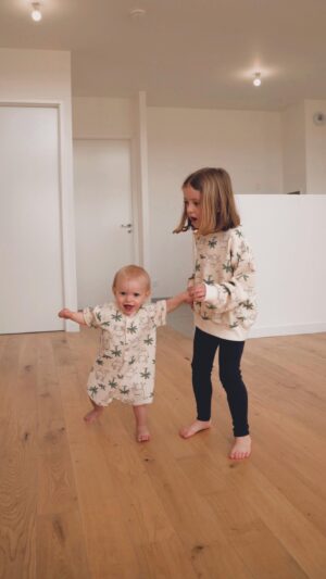 Daniela Martins Instagram - Les premiers pas de Martinou 🥹🥰

#baby #marche #love
